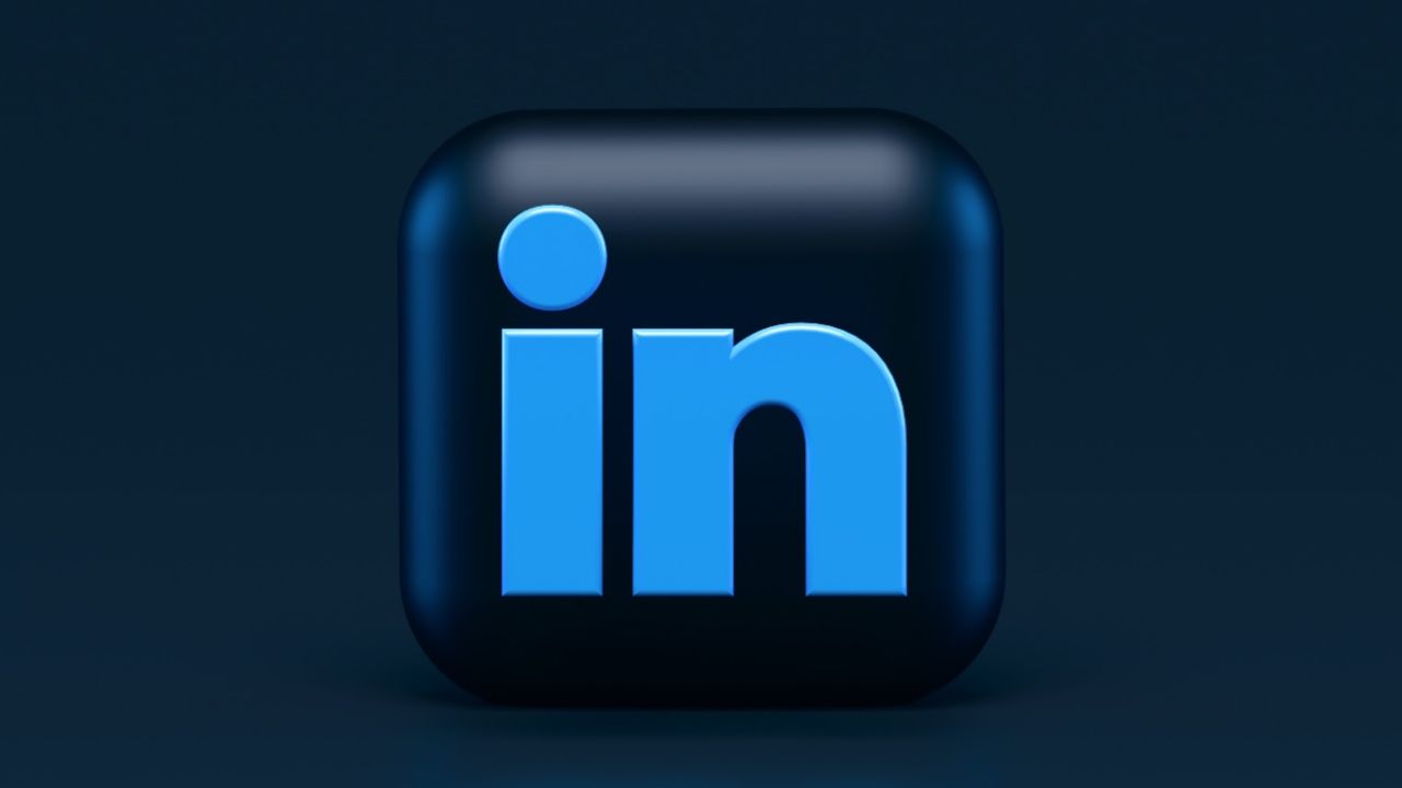Which tool to monitor LinkedIn for keywords is the best in 2023